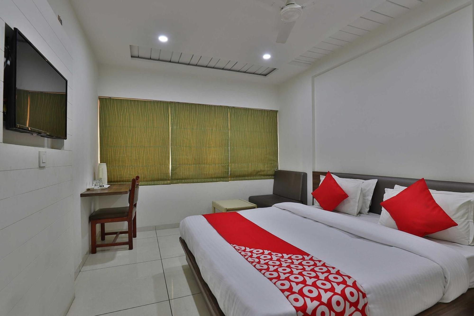 Collection O Hotel Panchsheel Vadodara Ngoại thất bức ảnh