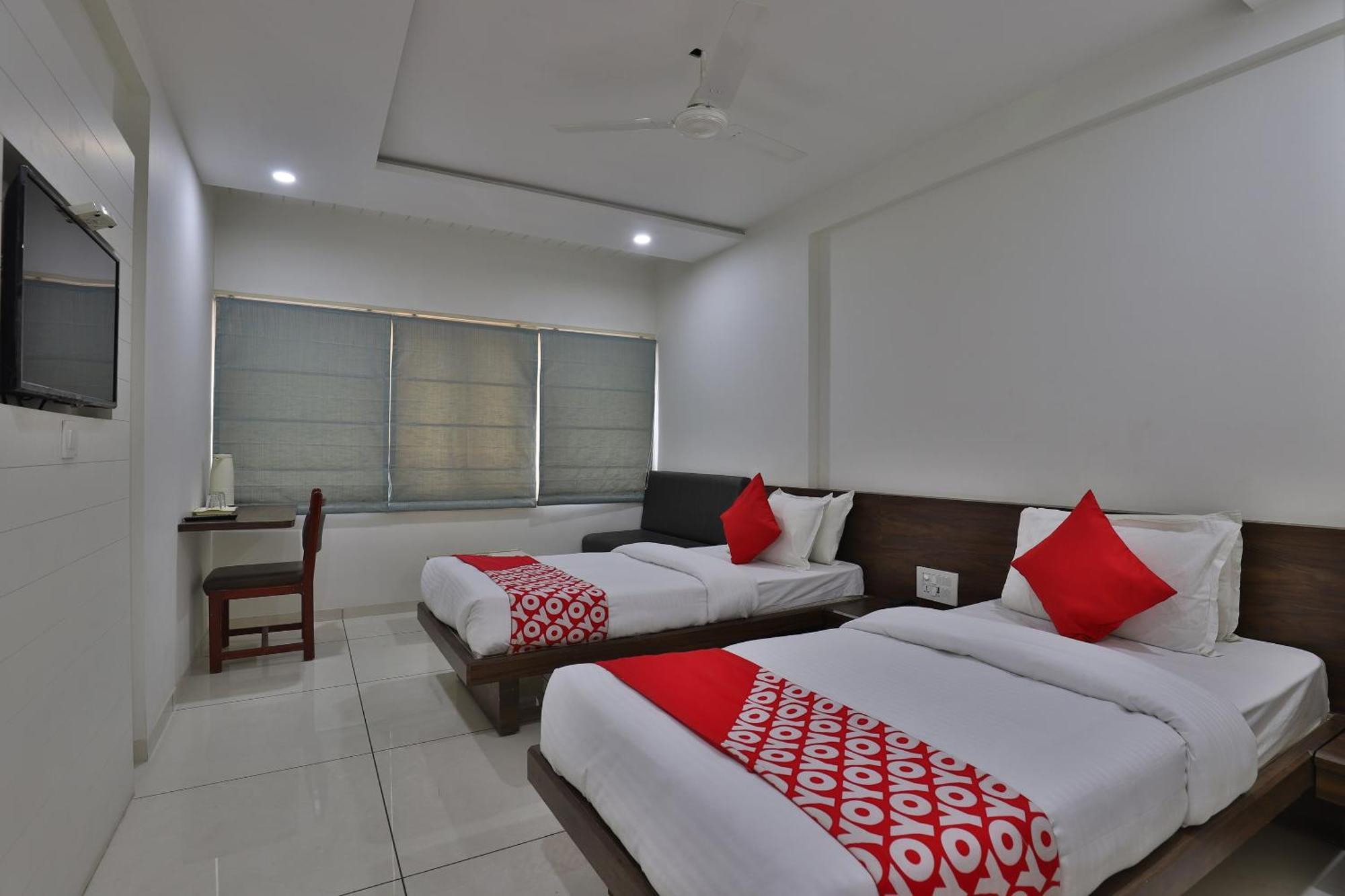 Collection O Hotel Panchsheel Vadodara Ngoại thất bức ảnh